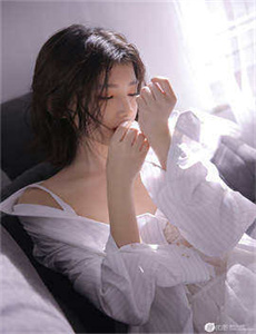 《被黑人群jian又粗又大H》