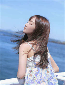《夏希アンジュ》